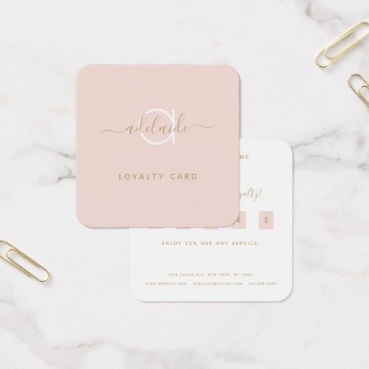 Moderne Blush Pink Gold Monogram Naam Loyalty Card Vierkante Visitekaartjes (Kantoor)