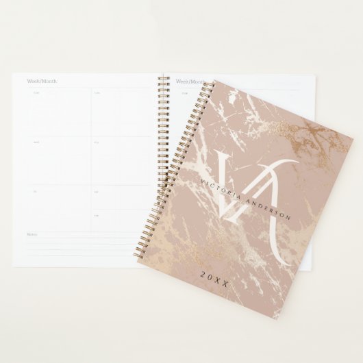 Moderne Blush Pink Marble White Monogram Aangepast Planner (Display)