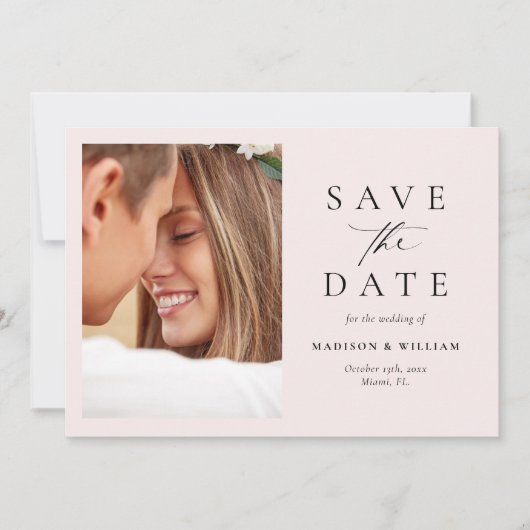 Moderne Blush Pink Script Foto Sla de datum op Save The Date (Voorkant)