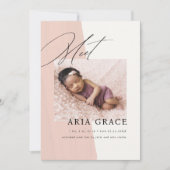 Moderne Blush Roze Baby Meisje Geboorte Aankondiging (Voorkant)
