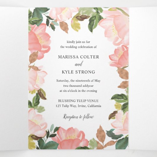 Moderne Blush Roze Bloemen Elegante Bruiloft Drieluik Uitnodiging (Binnenkant midden)