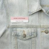 Moderne Blush Roze Bruin Witte Titel Pin Magnetisc Naamplaatje (In situ)