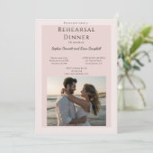 Moderne blush roze foto bruiloft repetitie kaart (Staand voorkant)