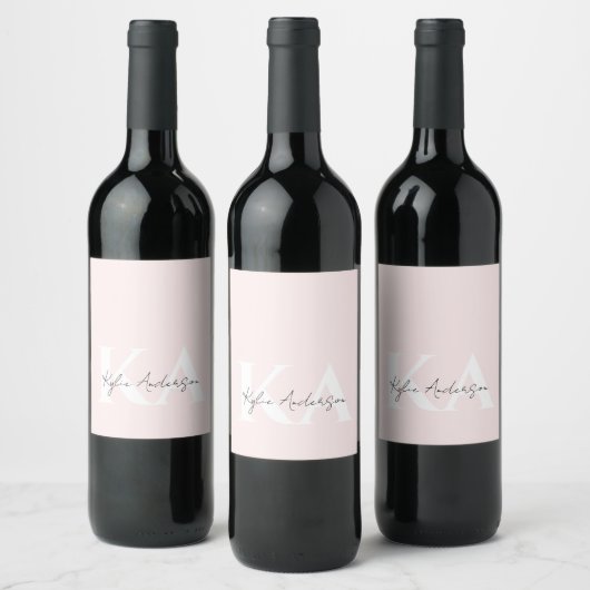 Moderne Blush Roze Gepersonaliseerde Monogramnaam Wijn Etiket (Flessen)
