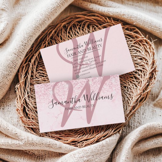 Moderne Blush Roze Glitter Monogram Hair Stylist Visitekaartje