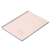 Moderne Blush Roze Gouden Monogram Script Naam Een Notitieboek (Linkerzijde)