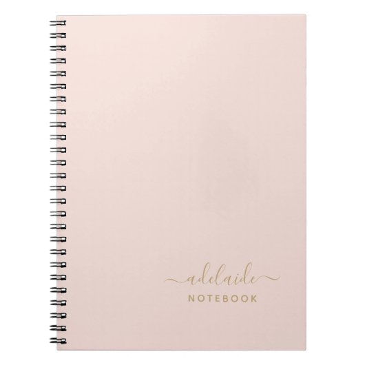 Moderne Blush Roze Gouden Monogram Script Naam Een Notitieboek (Voorkant)