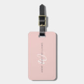 Moderne Blush Roze Witte Script Monogram Bagagelabel (Voorkant verticaal)