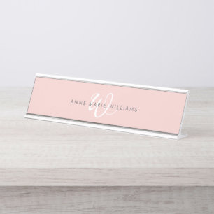 Moderne Blush Roze Witte Script Monogram Bureau Naambordje