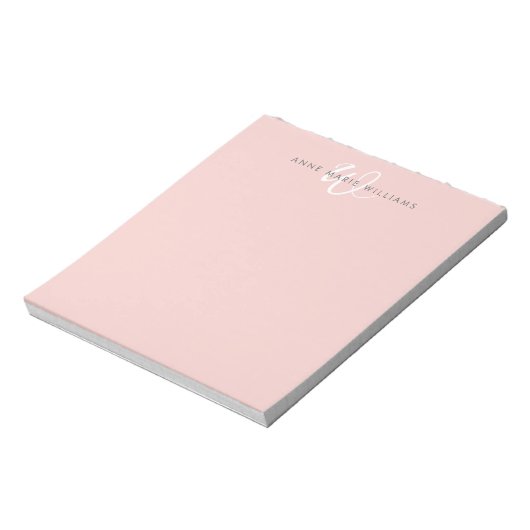 Moderne Blush Roze Witte Script Monogram Notitieblok (Linkerzijde)