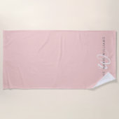 Moderne Blush Roze Witte Script Monogram Strandlaken (Voorkant)