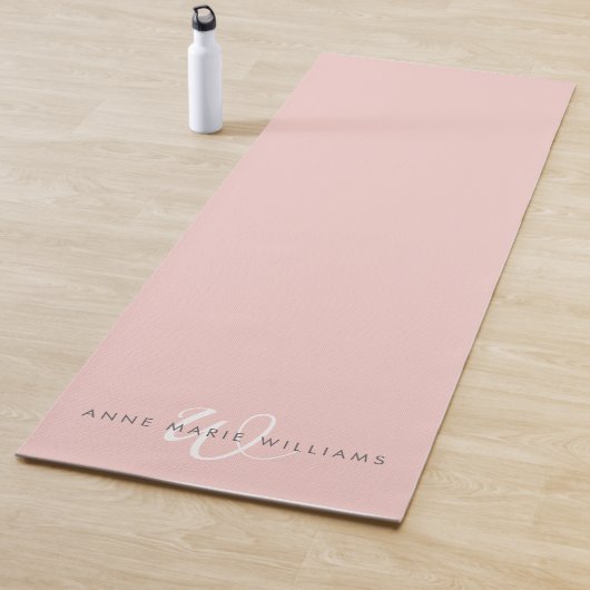 Moderne Blush Roze Witte Script Monogram Yogamat (In situ)