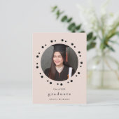 Moderne Blush Stippen Foto Afstuderen Uitnodigen Aankondigingskaart (Staand voorkant)
