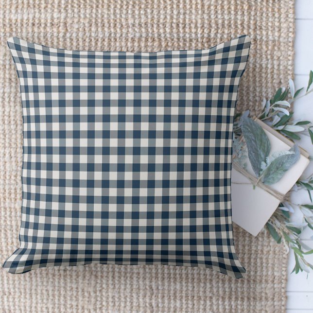 Moderne boerderij blauw en wit gingham bank kussen (Modern farmhouse throw pillow blue and white gingham plaid couch pillow )