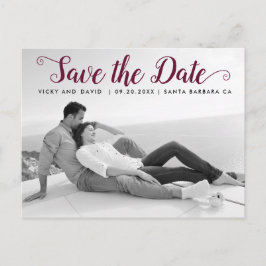 Moderne bogundy script bruiloft Sparen de Date fot Briefkaart