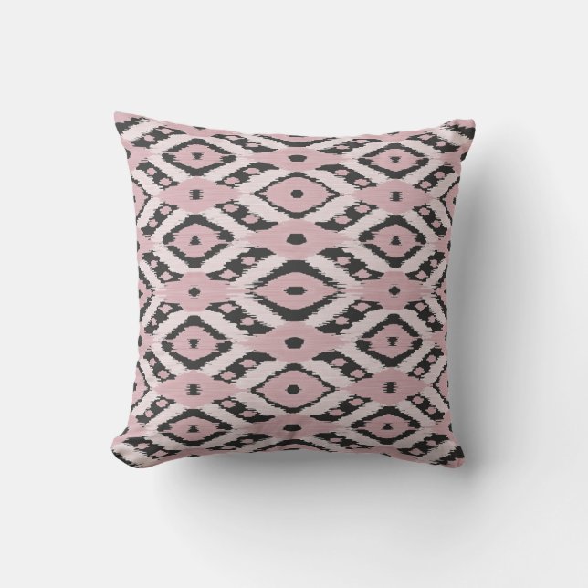 Moderne Boheemse Blush Roze Zwart Ikat Patroon Buitenkussen (Voorkant)