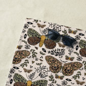 Moderne Boheemse Moth Wildflowers Abstract patroon Strandlaken (In situ)