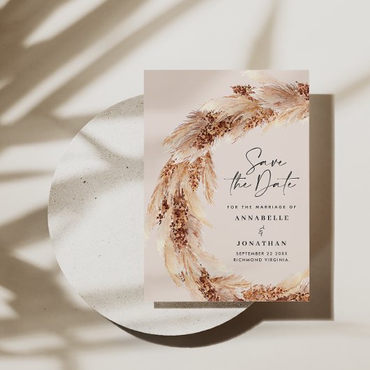 Moderne bohemische bruiloft met natuurlijke pampas kaart