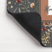 Moderne Boho Bloemige Monogram Naam Muismat (Hoek)