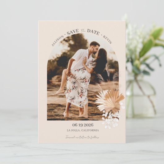 Moderne Boho boog foto minimalistische bruiloft Save The Date (Staand voorkant)