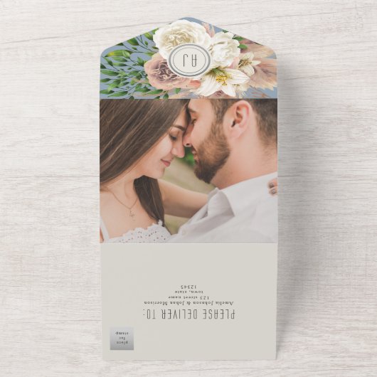 Moderne Boho Floral Dusty Blue Wedding All In One Uitnodiging (Buitenkant)