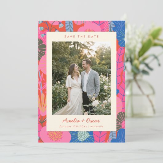 Moderne Boho Kleurrijke Rode Bloem Foto Bruiloft Save The Date (Staand voorkant)