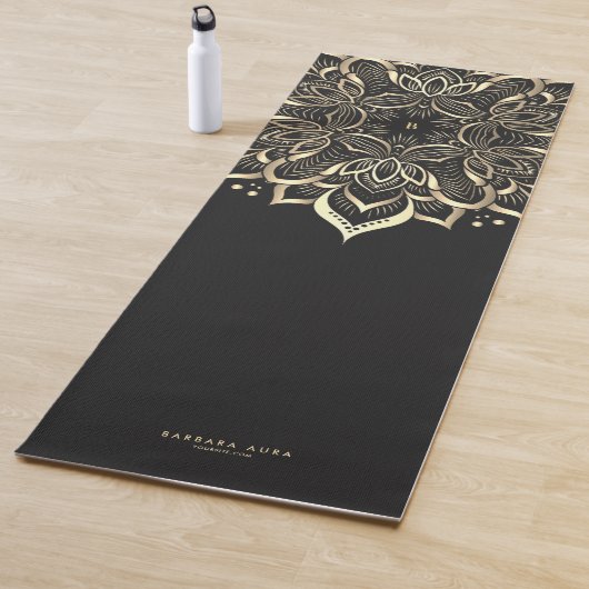 Moderne Boho Lotus Zwart Goud Mandala Monogram Yogamat (In situ)