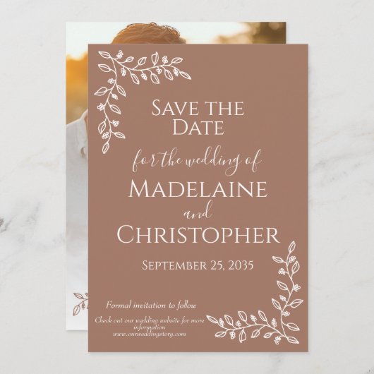 Moderne Boho Mocha Mousse Botanische Fotobruiloft Save The Date (Voorkant / Achterkant)