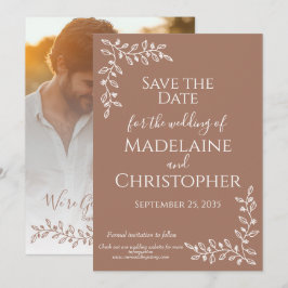 Moderne Boho Mocha Mousse Botanische Fotobruiloft Save The Date