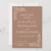 Moderne Boho Mocha Mousse Botanische Fotobruiloft Save The Date (Voorkant)