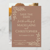 Moderne Boho Mocha Mousse Botanische Fotobruiloft Save The Date (Voorkant / Achterkant)