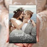 Moderne Boho Script foto bruiloft dank u kaart<br><div class="desc">Moderne Boho Chic Kalligrafie Script Wedding Photo Dank u kaart. Stijlvolle bruiloft dank u sjabloon met een volledige verticale foto op de voorkant met de tekst "Thank You" in een grillige wervelende hand belettering typografie script swash tail font in witte overlay op het afbeelding. 2-zijdige kaart met 2 foto. Gemakkelijk...</div>