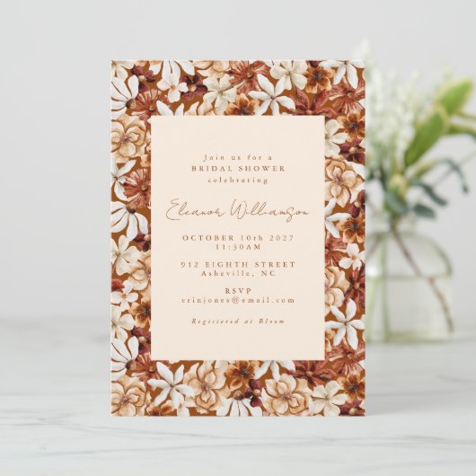 Moderne Boho Terracotta Wilde Bloemen Bruidsdouche Kaart (Staand voorkant)