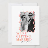 moderne Bold Wavy funky Peach Bruiloft Kaart (Achterkant)