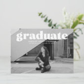 Moderne Bold White Overlay Photo Graduparty Kaart (Staand voorkant)
