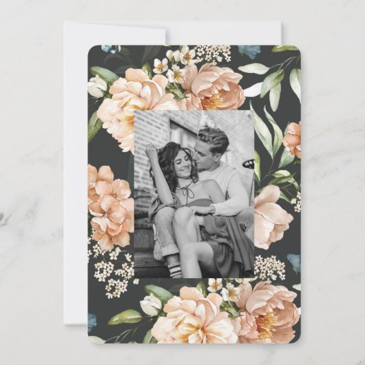 Moderne boog paar foto met initialen save the date (Achterkant)