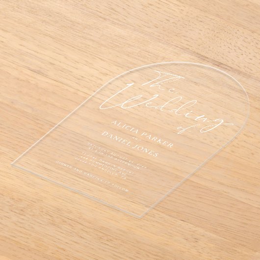 Moderne boog witte kalligrafie script bruiloft acryl uitnodigingen (Laagn)