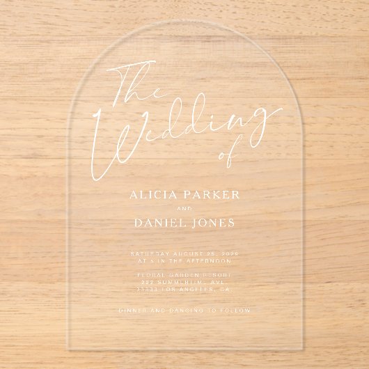 Moderne boog witte kalligrafie script bruiloft acryl uitnodigingen (Voorkant)