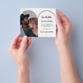 Moderne boogfoto bruiloft Save the Date Flyer (Hand)