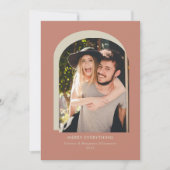 Moderne boogfoto terracotta vrolijk alles feestdagenkaart (Voorkant)