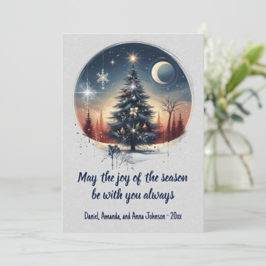 Moderne boom, tegen bos en maan Kerstmis Feestdagenkaart (Staand voorkant)