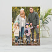 Moderne borstelscript Happy Thanksgiving Foto Feestdagenkaart (Staand voorkant)