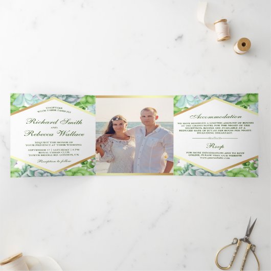 Moderne botanische groene succulente foto bruiloft drieluik uitnodiging (Binnen)