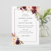 Moderne Bourgogne Bloemen Huwelijksuitnodiging Kaart (Staand voorkant)