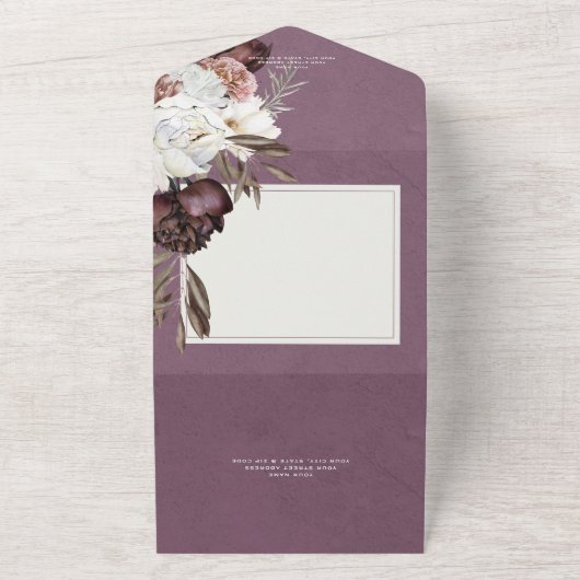 Moderne Bourgogne & Witte Pioenen & Rozen QR Code All In One Uitnodiging (Buitenkant)