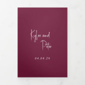 Moderne Bourgondië Handgeschreven Script Elegante  Drieluik Uitnodiging (Cover)