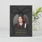 Moderne Bow Photo Graduation Party Save the Date Aankondiging (Staand voorkant)