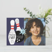 Moderne Bowling Blauw & Rood Verjaardagsfeestje Kaart (Staand voorkant)