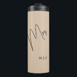 Moderne bruid | Beige   Zwart Script Thermosbeker<br><div class="desc">Show uw bruidsprijs met gepersonaliseerde uitrusting perfect voor bestemmingsbruiloften.</div>