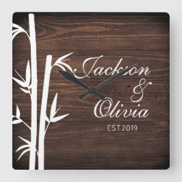 Moderne bruid en bruidegom aangepaste naam en datu vierkante klok